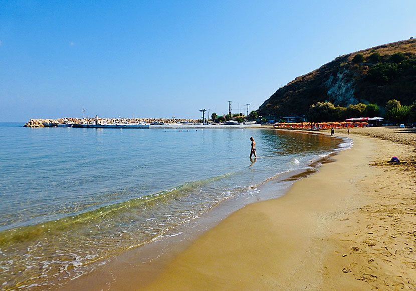 Kalyves beach och hamn. på Kreta