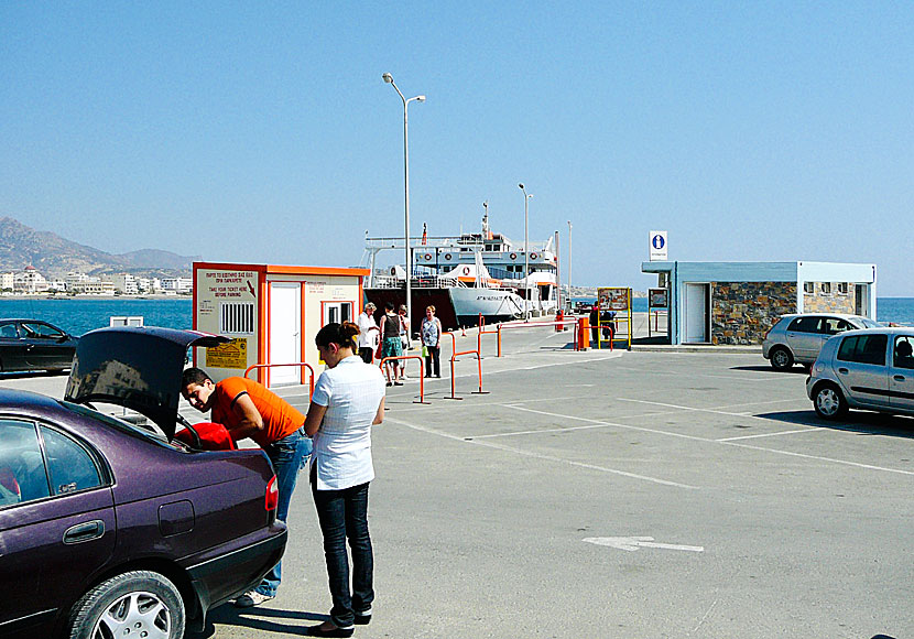 Från hamnen i Ierapetra på Kreta går det båtar till den lilla ön Chrissi Island.