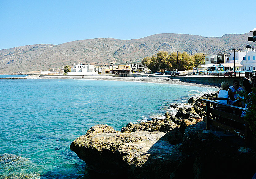 Den lilla kustbyn Milatos som ligger söder om Milatos cave. Kreta.
