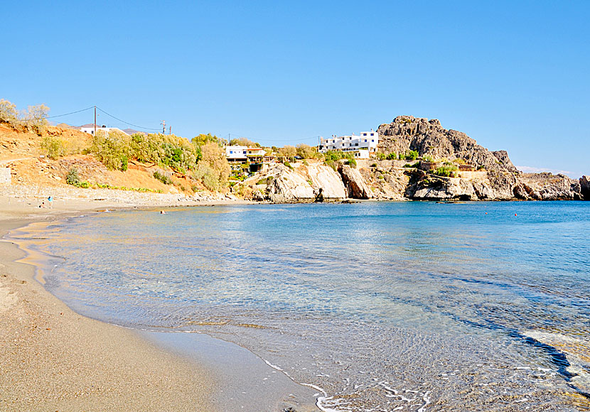 Agios Pavlos beach och by på södra Kreta.