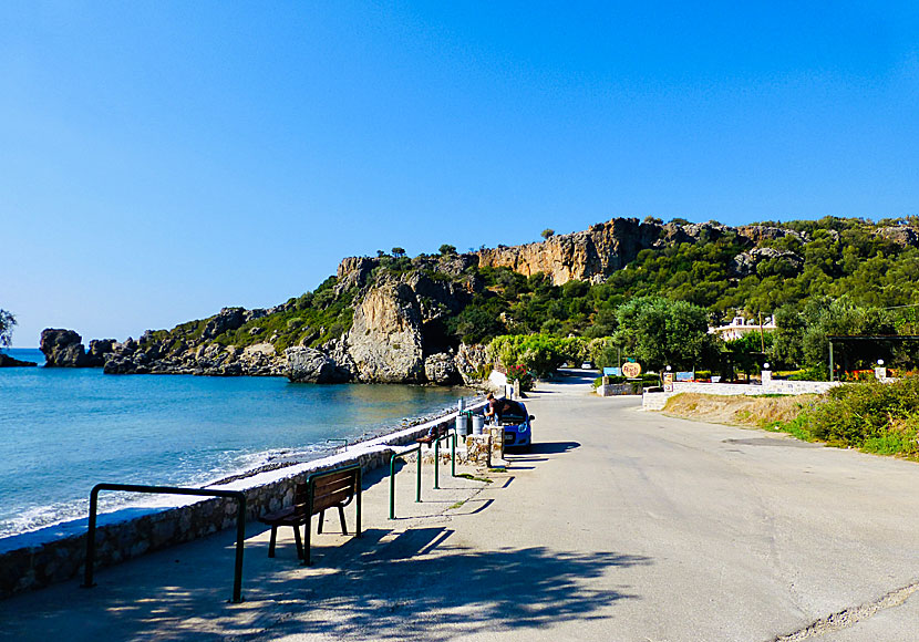 Tavernan vid Polirizos beach på södra Kreta.