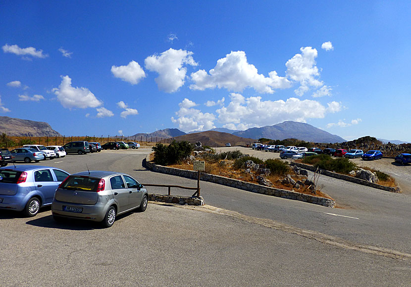 Parkeringsplatsen ovanför Preveli beach på södra Kreta.