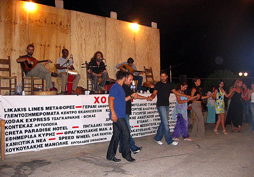 Konsert med Nikos Xylouris bror Psarantonis i Platanias på Kreta.