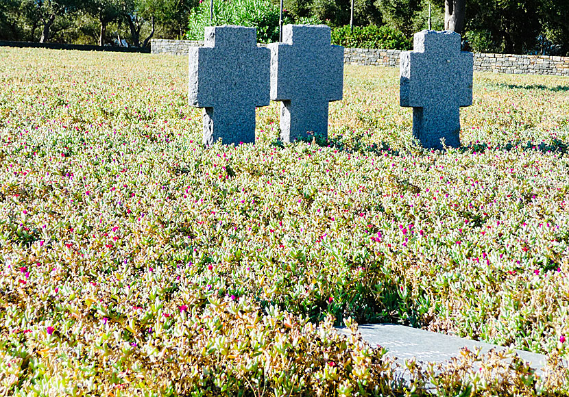 På Kreta ligger de allierades kyrkogård i Souda och tyskarnas kyrkogård i Maleme.