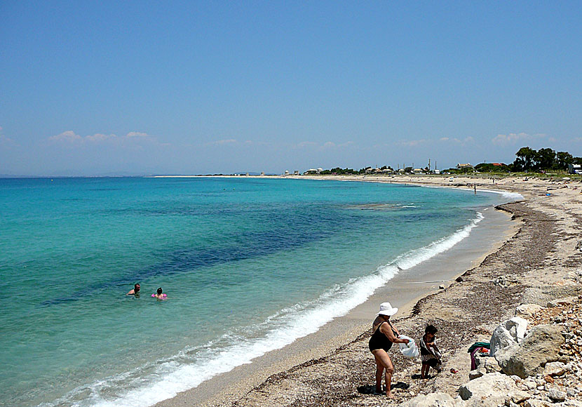 Agios Ioannis beach. Lefka stad.