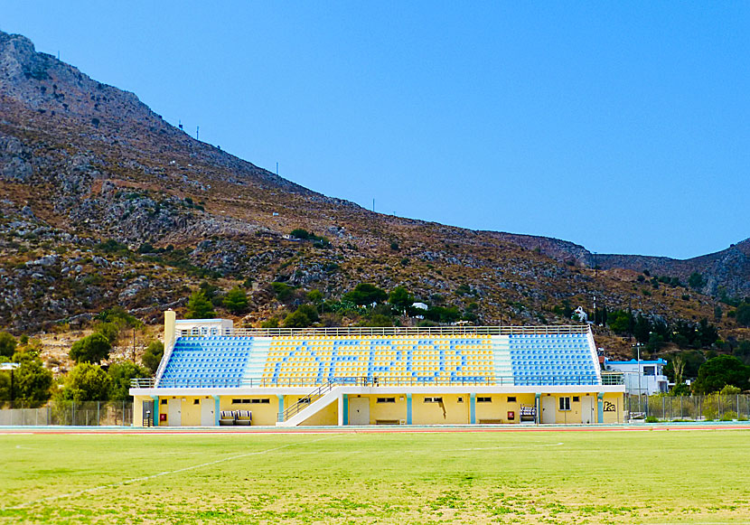 Läktaren på fotbollsplanen i Xerokampos på Leros.