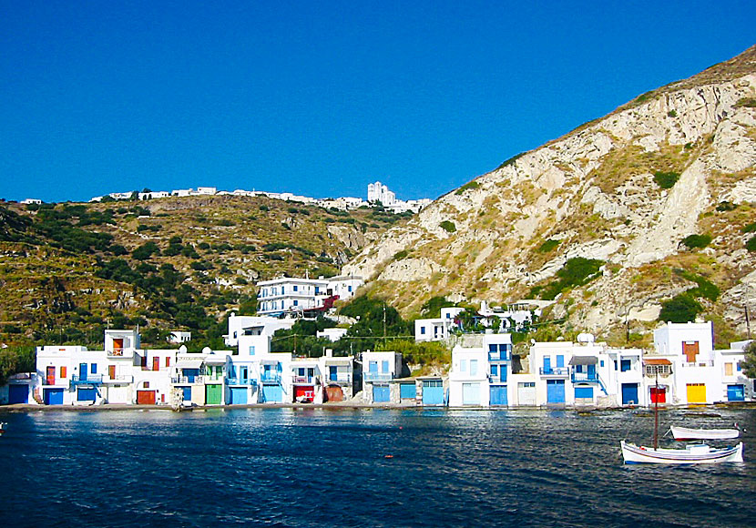 Byarna Klima och Tripiti på Milos i Kykladerna.