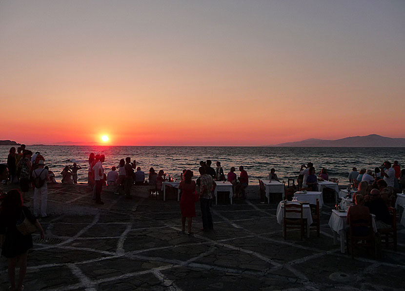 Solnedgången sedd från Mykonos stad.