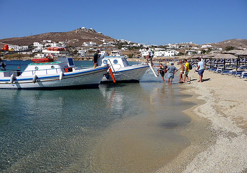 Badbåtar till Paradise beach på Mykonos.