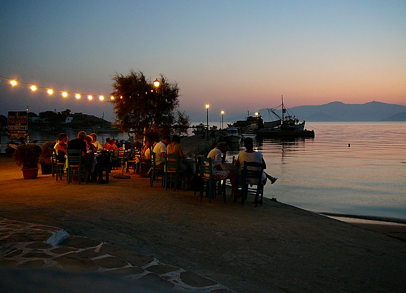 Bra tavernor och restauranger vid Agia Anna beach på Naxos.