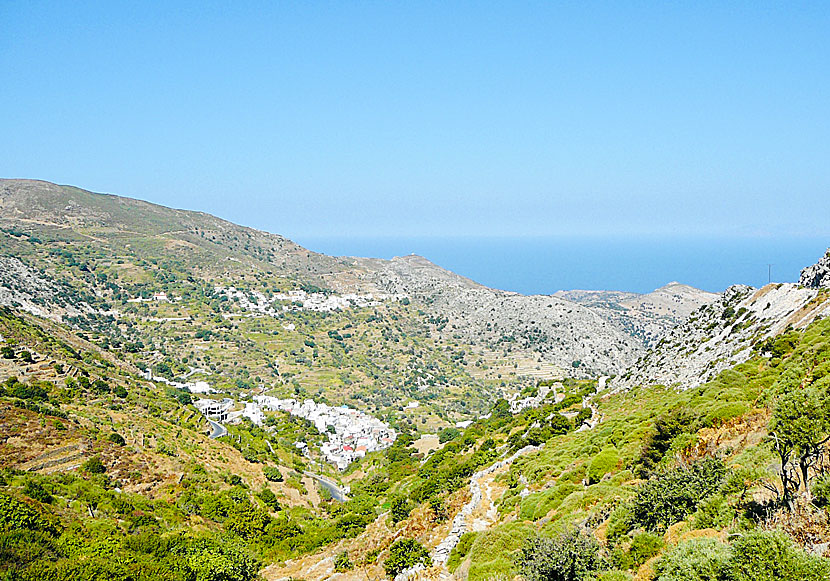 De genuina bergsbyarna Koronos och Skado på Naxos i Kykladerna.
