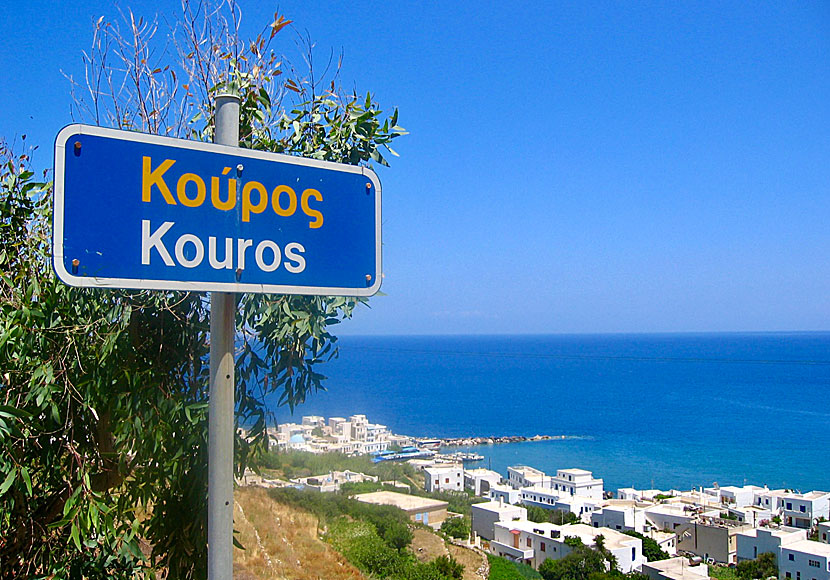 Kourosen ligger ovanför Apollonas på norra Naxos.