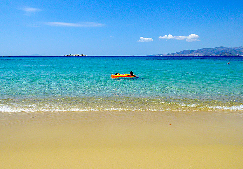 ...och stora havet med Jakob Hellman vid Plaka beach på Naxos i Grekland.