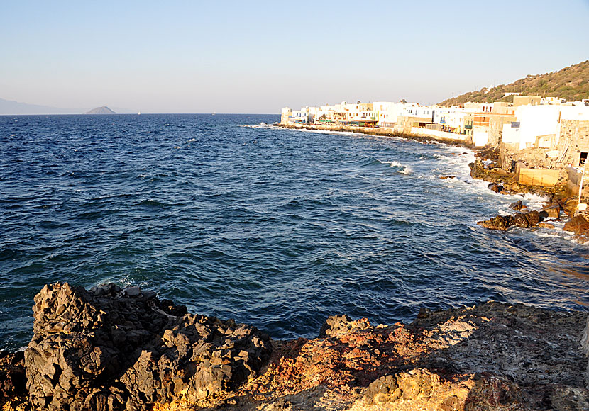 Mandraki sett från stigen till Hohlaki beach på Nisyros.