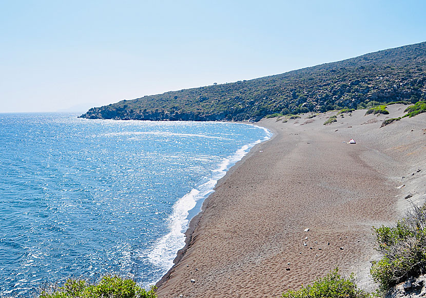 De bästa stränderna på Nisyros i Grekland. Pachia Amos beach. 