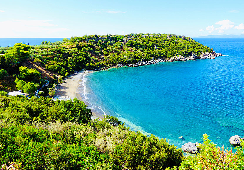 Delfinia beach söder om Kardamili, Kalamitsi och Foneas beach i Mani på sydvästra Peloponnesos. 