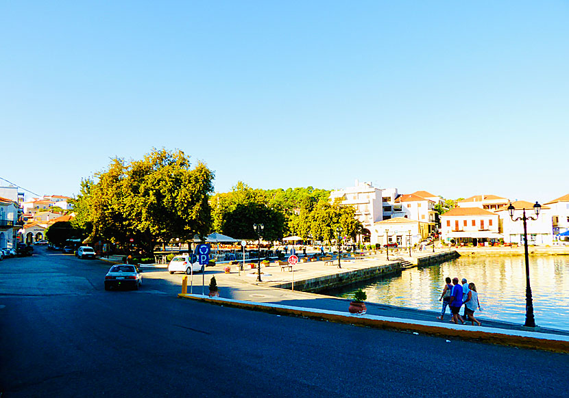 Three Admirals Square i Pylos.