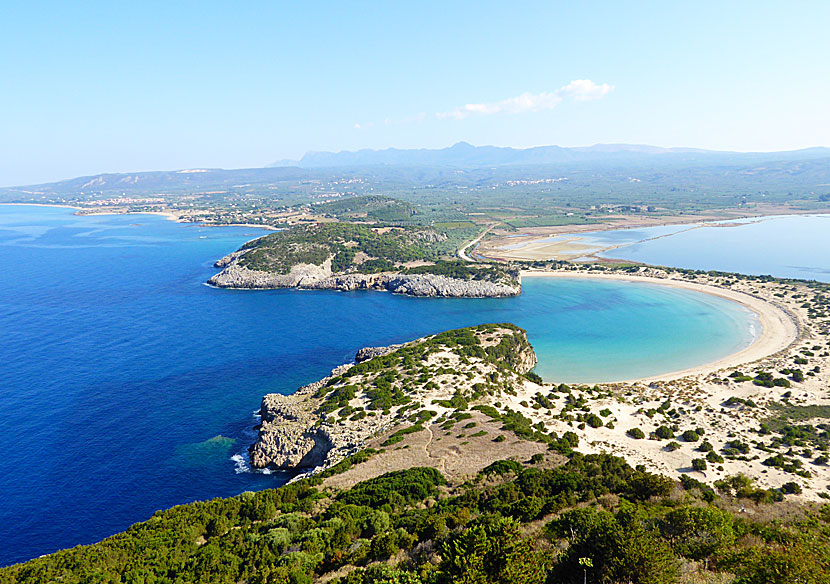 Voidokilia beach nära Pylos på Peloponnesos är Greklands bästa och vackraste strand.