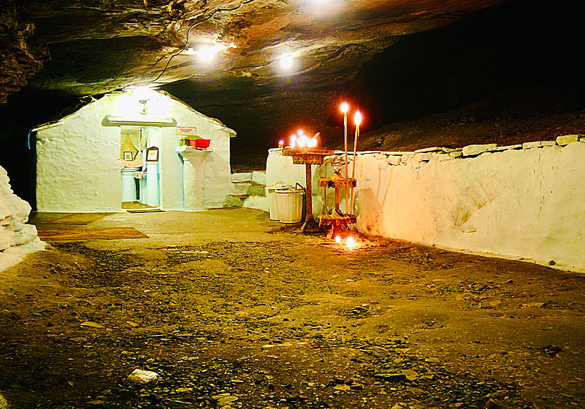 Kapellet som ligger i en grotta i Panagia Spiliani på Samos.