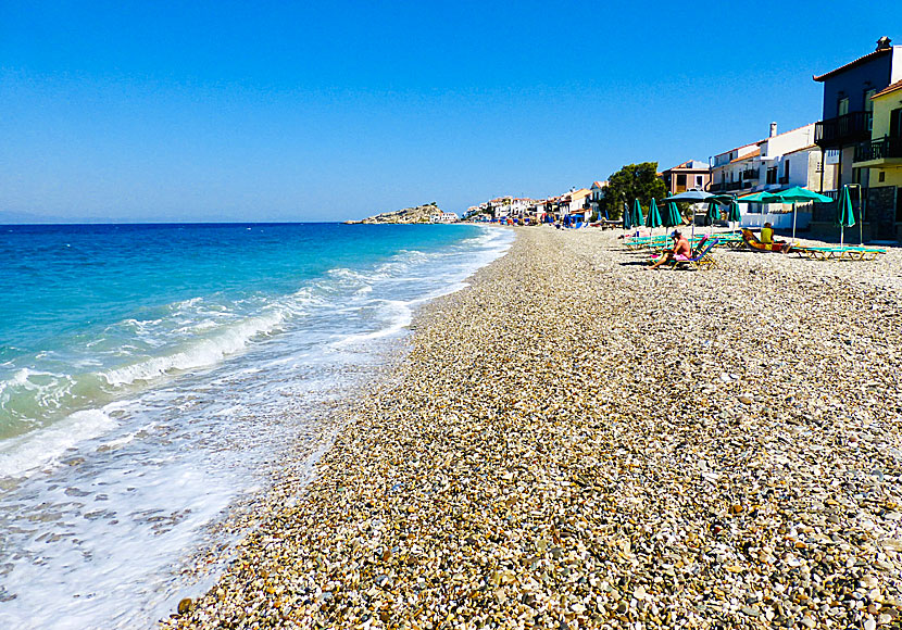 Kokkari beach på norra Samos.