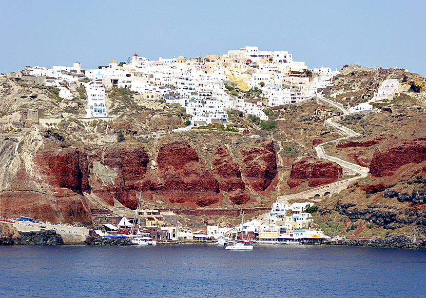 Inseglingen med färja till Oia på Santorini är något av det vackraste som finns i Grekland.