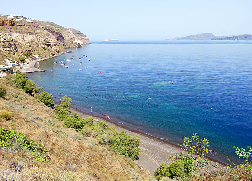 Santorinis bästa stränder. Caldera beach.