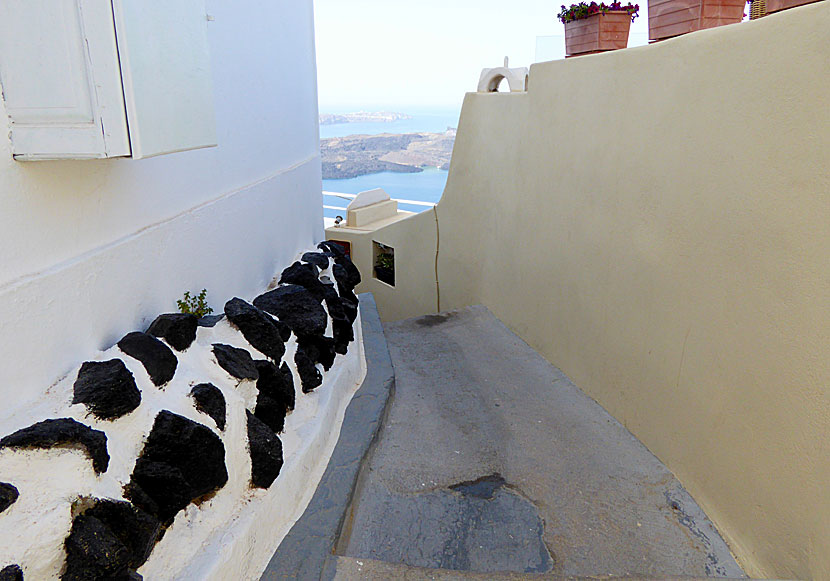  Imerovigli är en av flera byar på Santorini som är bilfria.