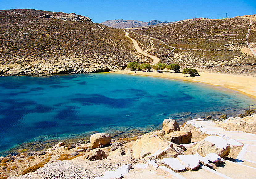 Agios Sostis beach är en av Serifos mest barnvänliga stränder. 