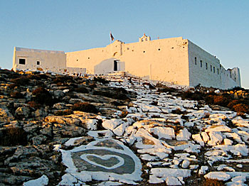 Klostret Zoodochos Pigi på Sikinos. 
