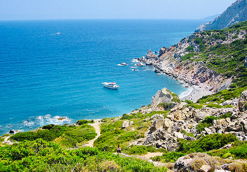 Utsikt över Kastro beach från klippan där Skiathos gamla huvudstad låg.