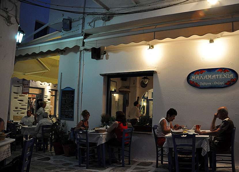 Restaurant Malamatenia i Tinos stad.
