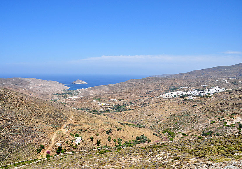 Byarna Panormos och Pyrgos på ön Tinos i Kykladerna.