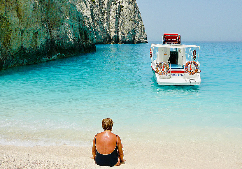 Shipwreck beach på Zakynthos är en av Greklands bästa stränder. 