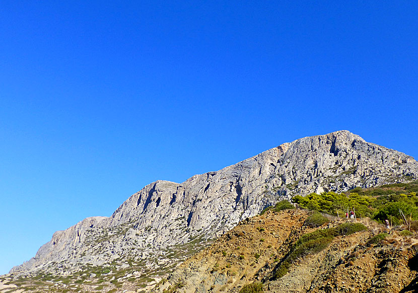Vandra och klättra på den lilla ön Telendos mittemot Kalymnos i Tolvöarna. 