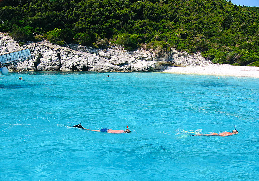 Paxi och Antipaxi är bland de bästa öarna i Grekland för dig som gillar att snorkla. 