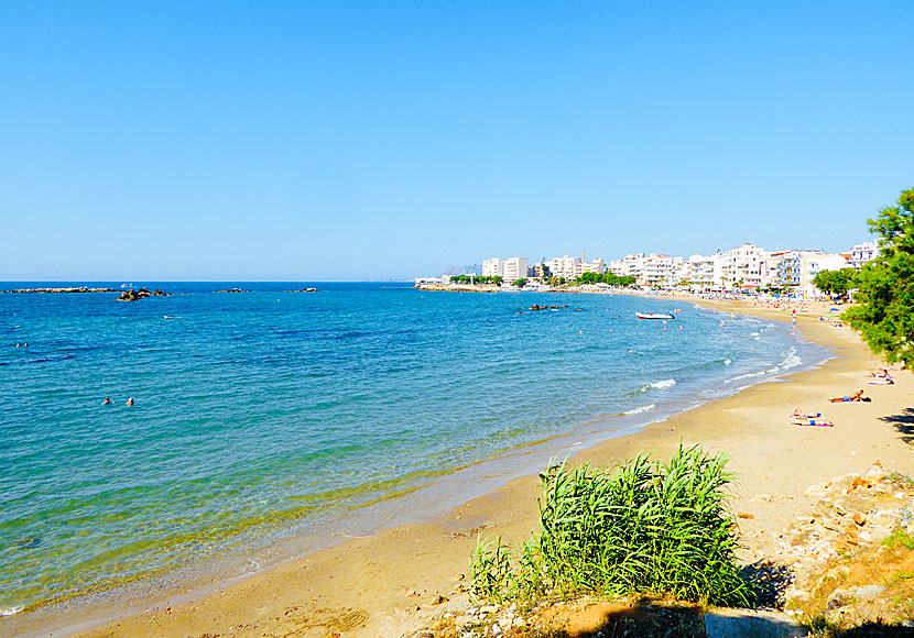 Närmsta strand finns i Nea Chora som ligger nära Chania.