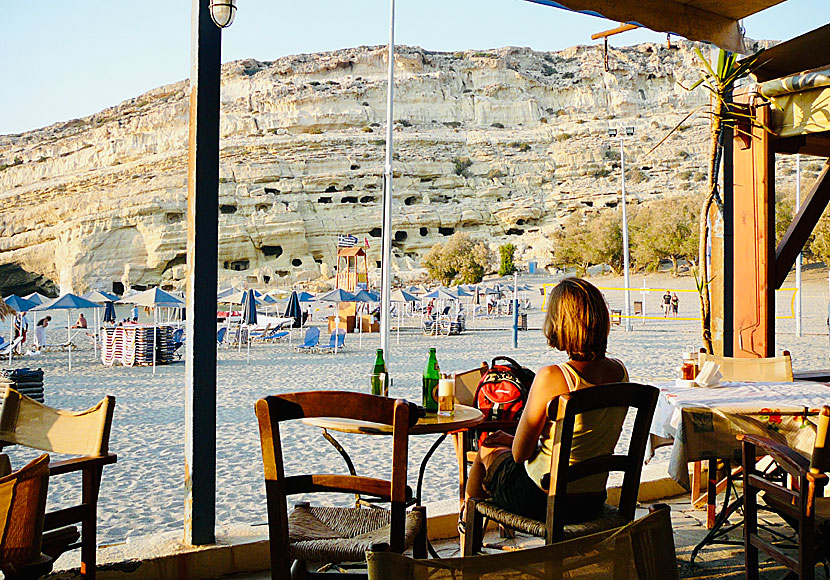 Matala på södra Kreta är känt för sina grottor och sin fina sandstrand.