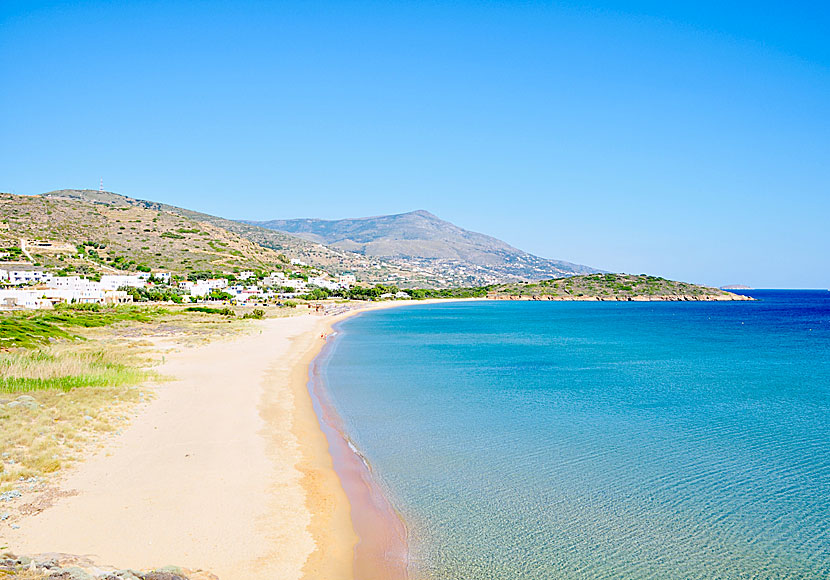 Andros har lika fina sandstränder som Naxos, som Agios Petros beach är ett bra exempel på. 