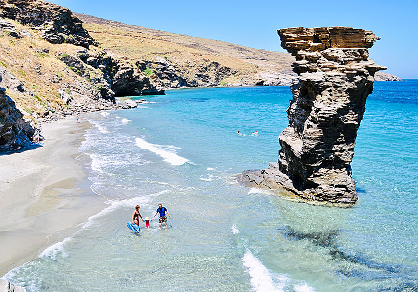 Tis Grias to Pidima beach nära Ormos Korthi på Andros är en av Kykladernas bästa stränder. 