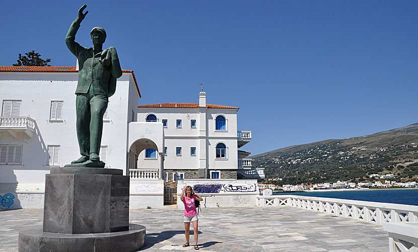 Staty över okände sjömannen i Chora på Andros.