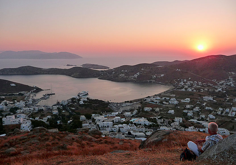 Den vackra solnedgången från Chora får du inte missa när du är på Ios i Kykladerna. 