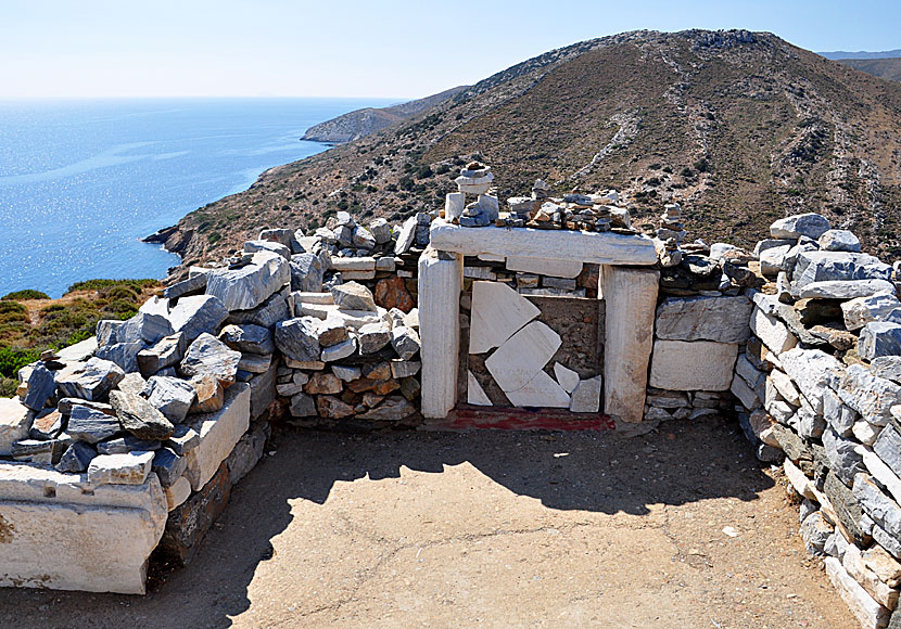 Homeros grav vid Plakotos på nordvästra Ios i Grekland.