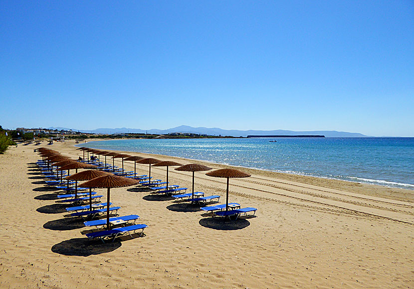 Golden beach finns på öarna Paros och Thassos.