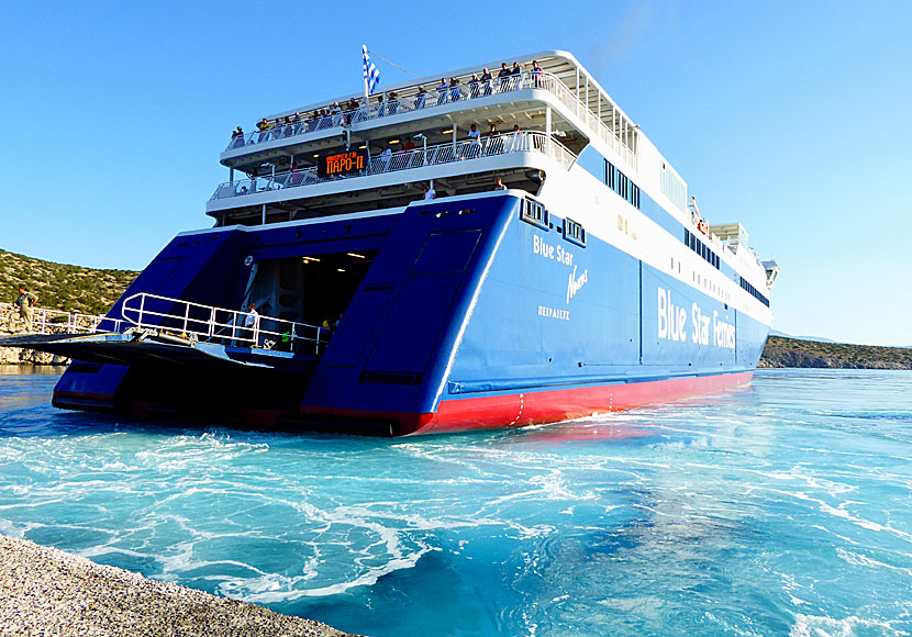 Öluffa i Grekland. Båttidtabell för rederiet Blue Star Ferries. 