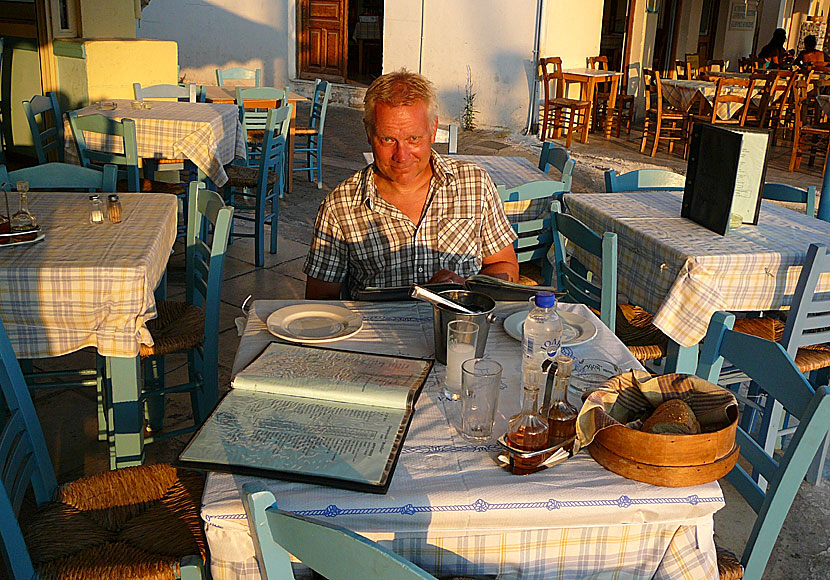 Bra tavernor och restauranger på ön Egina utanför Aten. 
