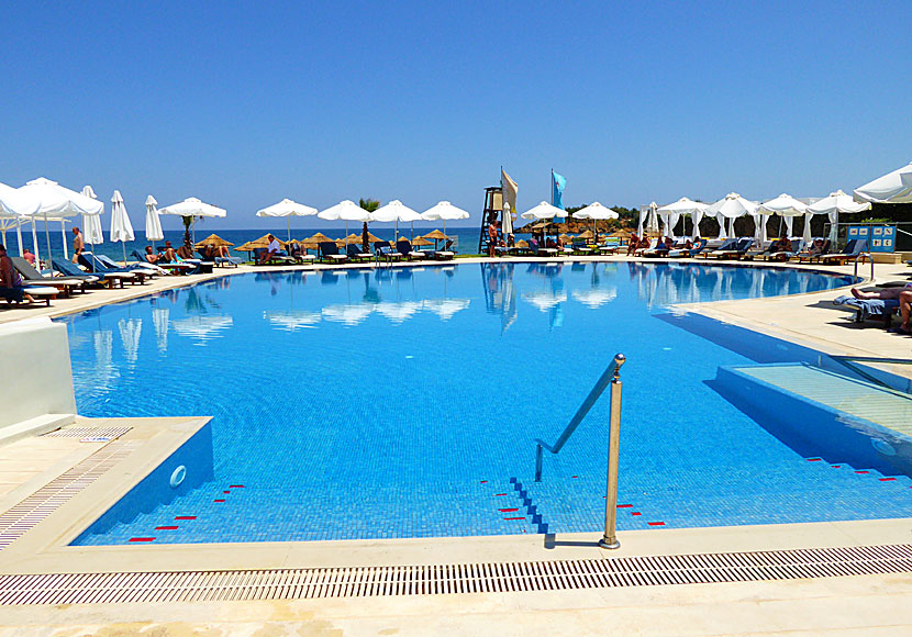 Strandnära bra hotell med pool i Agii Apostoli nära Chania på Kreta.
