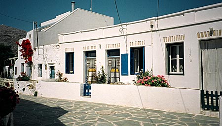 Den sista bilden är från ett bostadshus i Chora på Folegandros. 