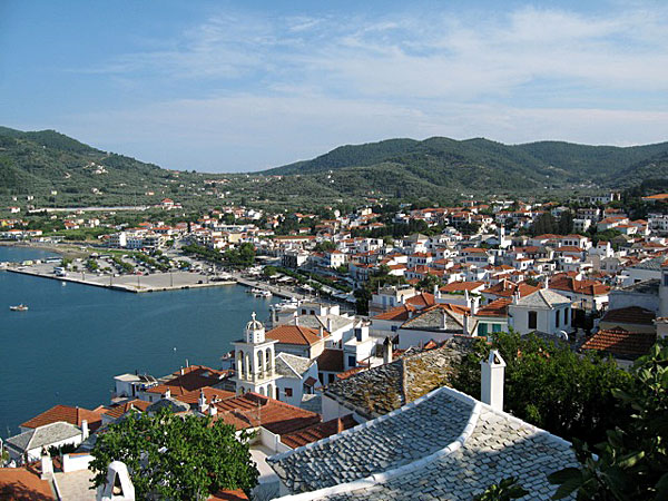 Vy över Skopelos stad.