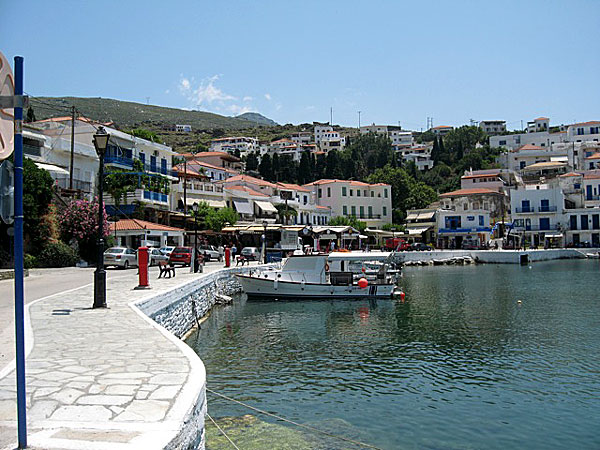 Hamnen i Batsi på Andros.
