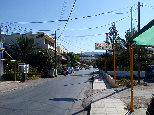 Huvudgatan genom Makrigialos
